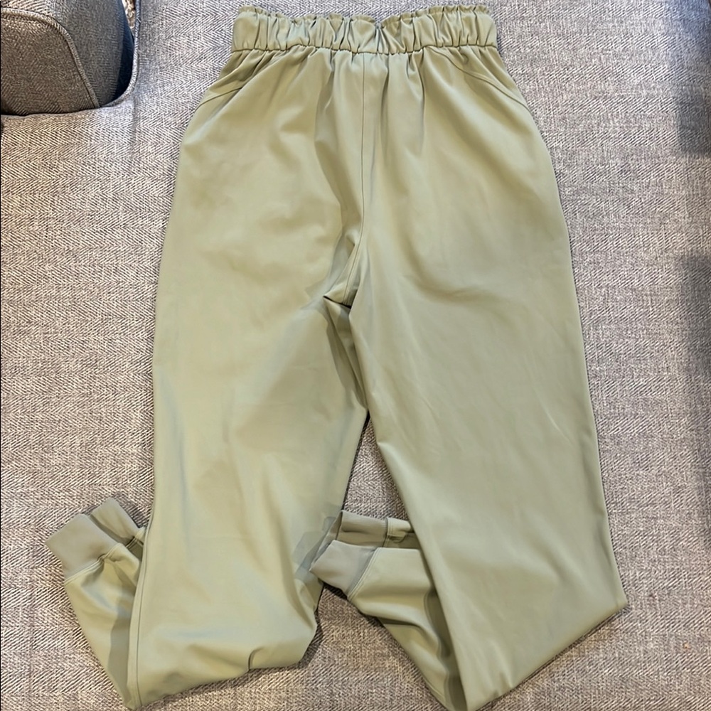 Lululemon Keep Moving Jogger - image 3